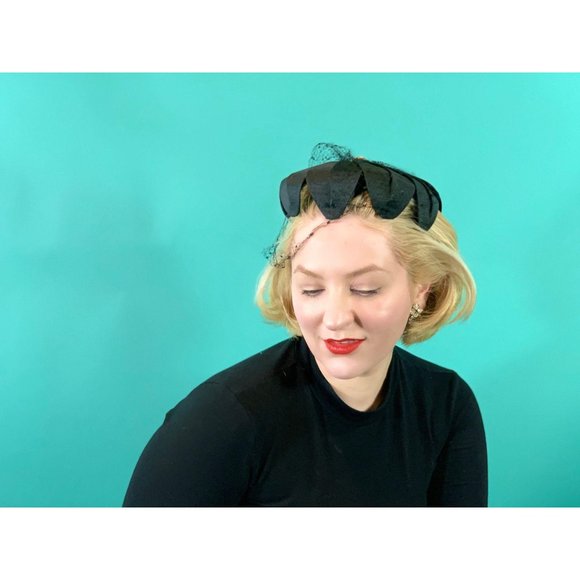 Vintage 1950s Petal Hat Round Black Abraham & Straus Rhinestone Beret - Picture 7 of 10